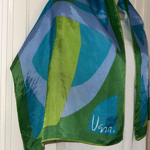 Vintage Vera Neumann 60s/70s green, lavender & turquoise polyester scarf - Picture 3 of 9